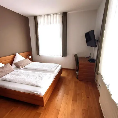 Отель Braeustueble 3*
